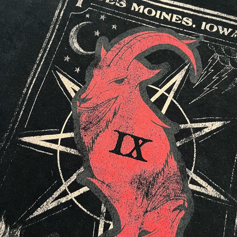 🎸 '19 Slipknot Band 1995 Des Moines Iowa Minotaur Devil 2 Side Red Black Tee - Picture 8 of 13